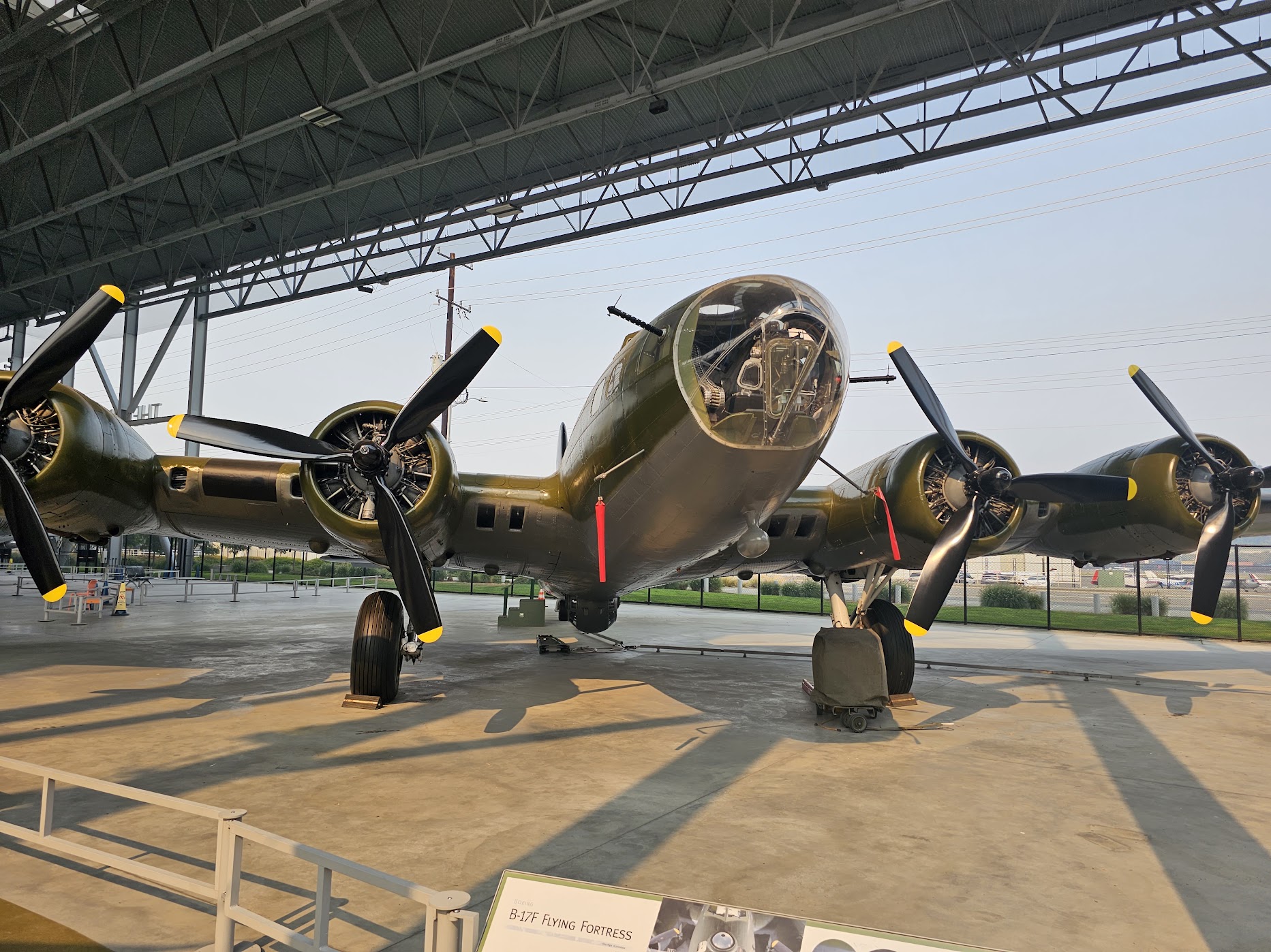 B-17F Flying Fortress em exibição no Museum of Flight, em Seattle, Washington